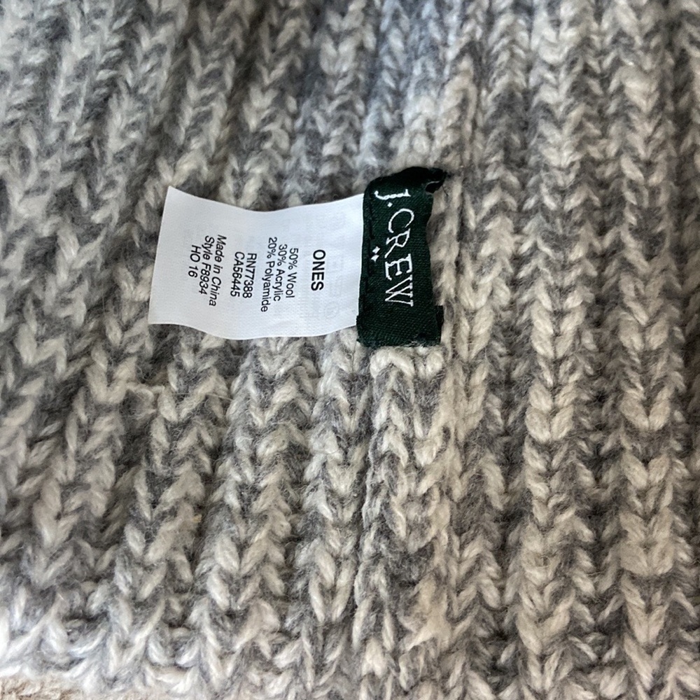 J.Crew knit beanie puff ball neutral feminine gorpcore preppy outdoor winter - Picture 9 of 10